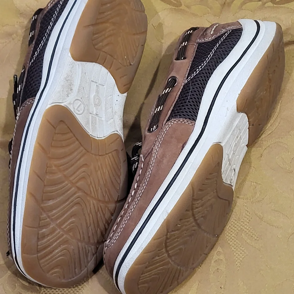 Earth Shoe Schooner Leather Boat Shoes size 7 LIKE NEW